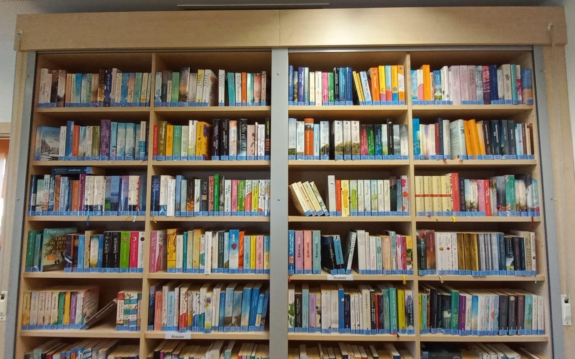 bücherwand